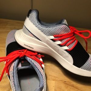 UNDER ARMOUR TENNIS SHOES